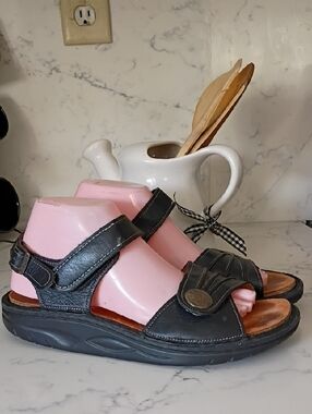 FINN COMFORT SANDALS WOMEN